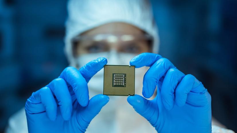 Xung đột Nga-Ukraine làm trầm trọng hơn tình trạng thiếu chất bán dẫn và sản xuất xe mới - Ảnh 1