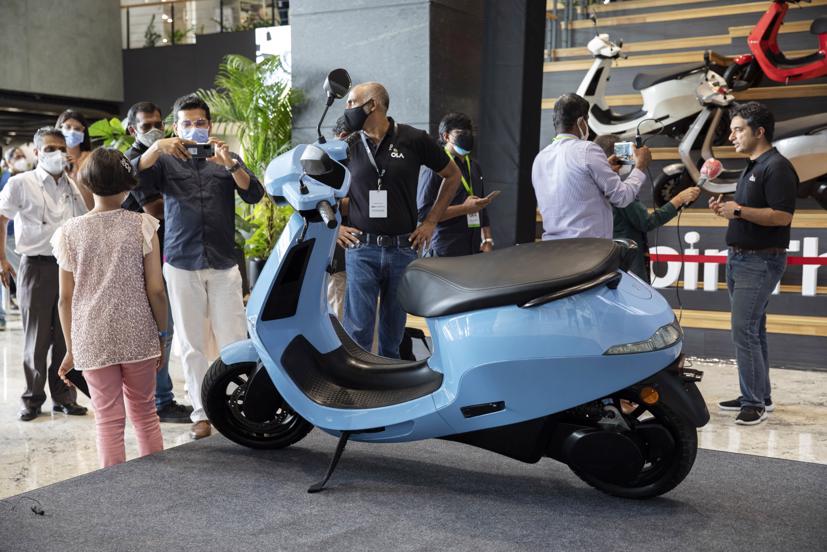 Xe điện Ola tại Cơ sở Ola ở Bengaluru, Ấn Độ. Ảnh: Bloomberg