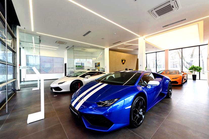 Lamborghini v&#224; Ferrari tạm ngừng kinh doanh tại Nga, quy&#234;n g&#243;p nh&#226;n đạo cho Ukraine - Ảnh 1