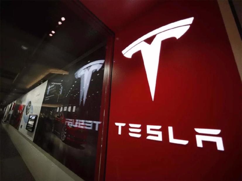 Tesla sẽ trả lương cho nh&#226;n vi&#234;n người Ukraine trong tối đa 3 th&#225;ng nếu bị buộc phải tham gia chiến đấu - Ảnh 1