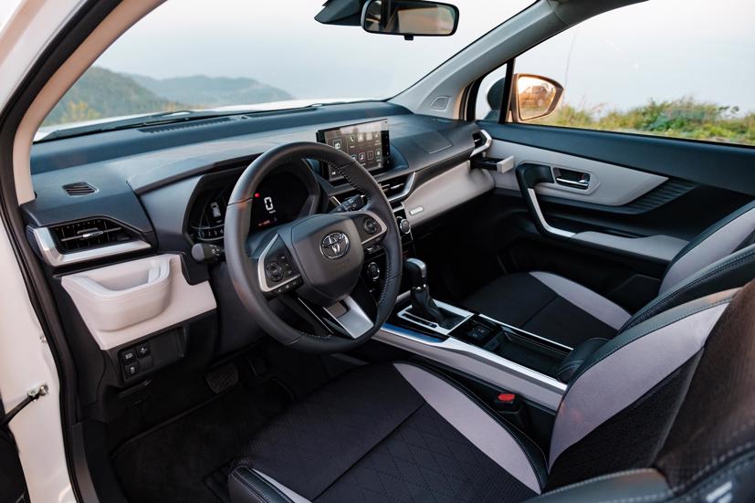 Nội thất xe Toyota Veloz Cross