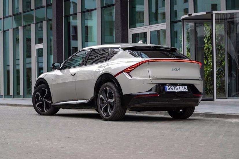 Kia EV6 gi&#250;p h&#227;ng xe H&#224;n th&#225;ch thức c&#225;c “&#244;ng lớn” Tesla, Volkswagen - Ảnh 2