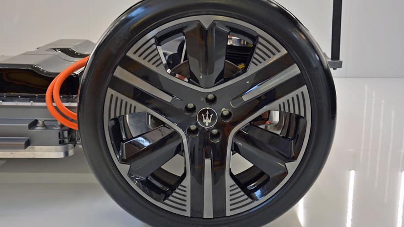 Maserati h&#233; lộ sức mạnh của Grecale Folgore thuần điện - Ảnh 3