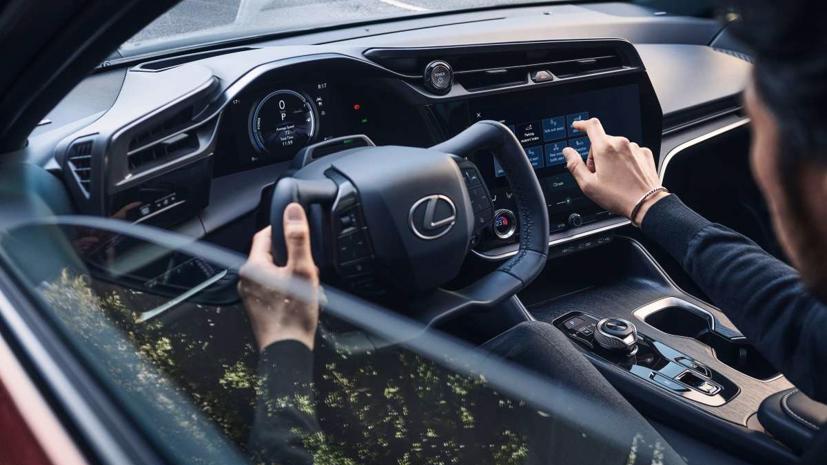 Lexus tiết lộ h&#236;nh ảnh đầu ti&#234;n về nội thất mẫu RZ EV  - Ảnh 2