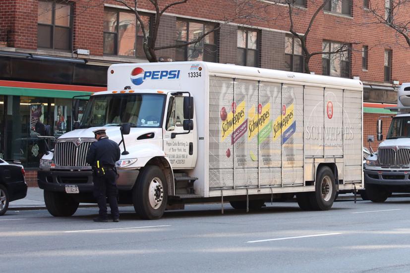 Kiếm bộn tiền bằng “chỉ điểm” vi phạm của tài xế - Ảnh 1