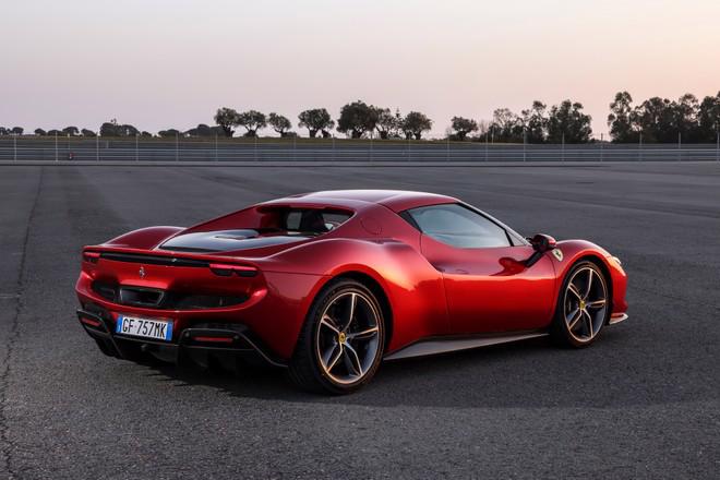 Ferrari 296 Spider mới sẽ ra mắt v&#224;o ng&#224;y 19 th&#225;ng 4 - Ảnh 1