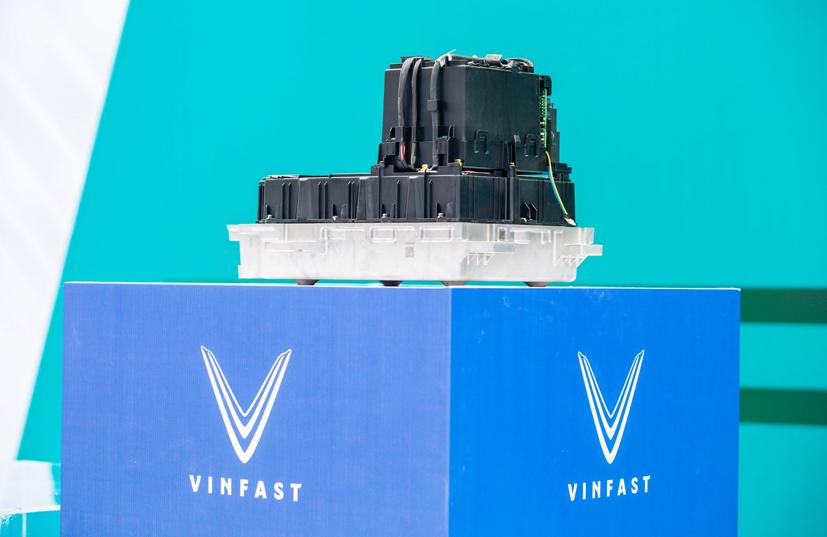 VinFast ra mắt 5 mẫu xe m&#225;y điện mới, di chuyển gần 200 km/lần sạc - Ảnh 2