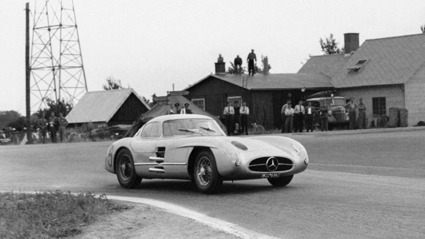 Mercedes-Benz 300 SLR - Chiếc xe đắt nhất thế giới c&#243; gi&#225; 142 triệu USD? - Ảnh 4