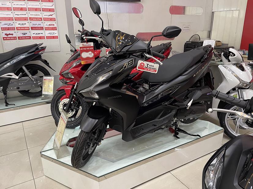Giá xe Air Blade cũng liên tục biến động.