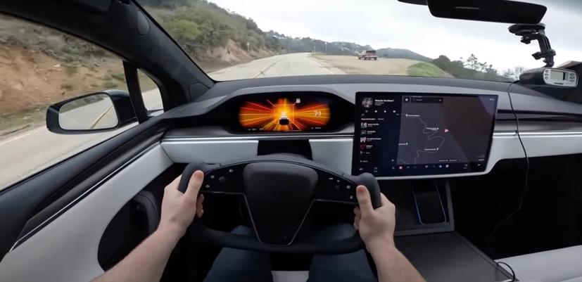 Năm 2022, Tesla tuyên bố sẽ không ra mắt mẫu xe mới nào, thay vào đó, hãng sẽ tập trung vào phần mềm tự lái