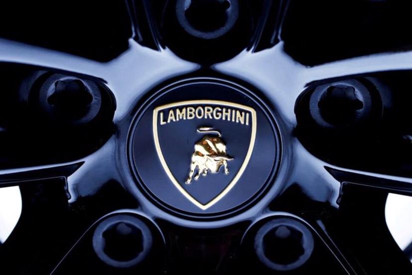 Lamborghini đầu tư 1,8 tỷ euro vào điện khí hóa | AutoMotorVN