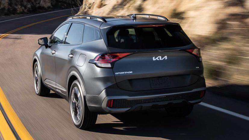 Kia Sportage PHEV 2023 c&#244;ng bố gi&#225; b&#225;n tại Mỹ, chờ ng&#224;y về Việt Nam - Ảnh 3