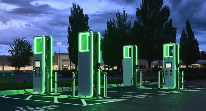 Hạ tầng trạm sạc cho xe điện trong phát triển nóng là bài toán không dễ.