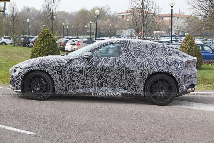 Si&#234;u xe Ferrari Purosangue chốt ng&#224;y ra mắt - Ảnh 2