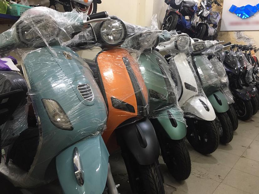 "Khó" lựa chọn xe máy điện dưới 15 triệu đồng.