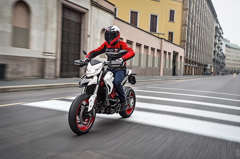 Ducati triệu hồi Hyperstrada 939 và Hypermotard 939 do rò rỉ dầu - Ảnh 1