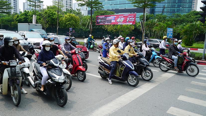 Dừng xe trước vạch kẻ đường có thực sự khó?