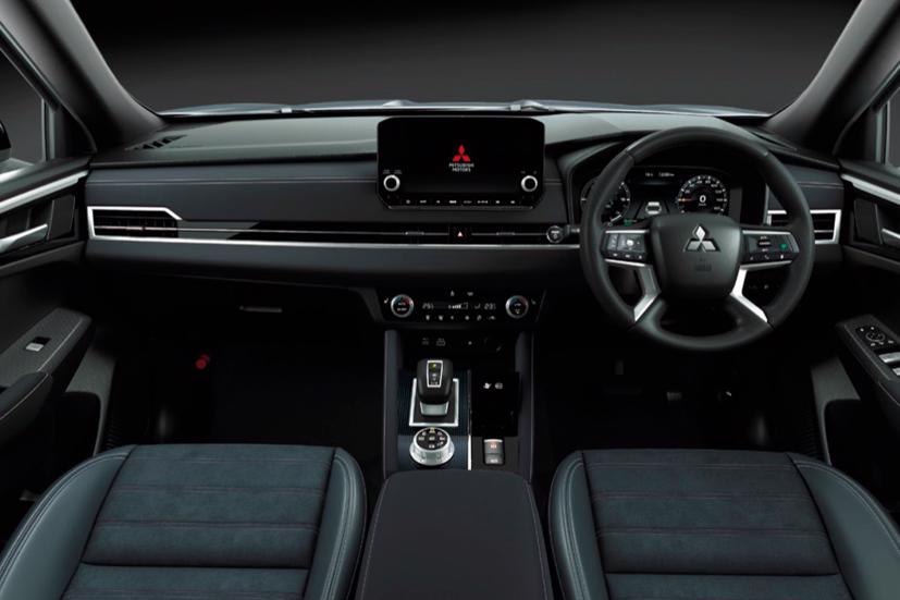Mitsubishi Outlander c&#243; th&#234;m phi&#234;n bản m&#224;u đen đặc biệt tại Nhật Bản - Ảnh 3