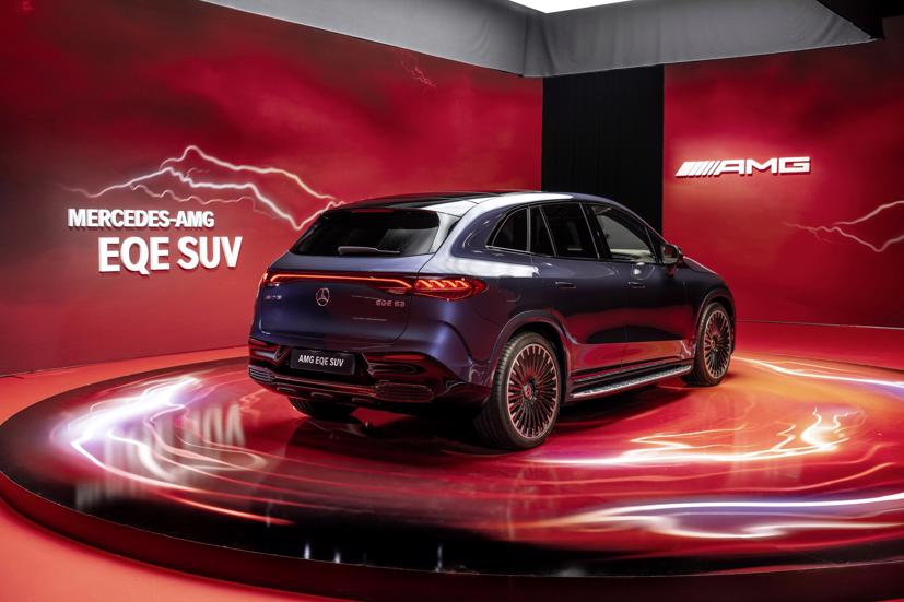 Mercedes EQE SUV 2024 sẽ c&#243; hai phi&#234;n bản AMG EV - Ảnh 2