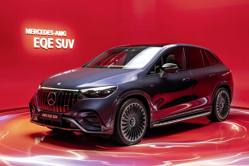 Mercedes EQE SUV 2024 sẽ c&#243; hai phi&#234;n bản AMG EV - Ảnh 1