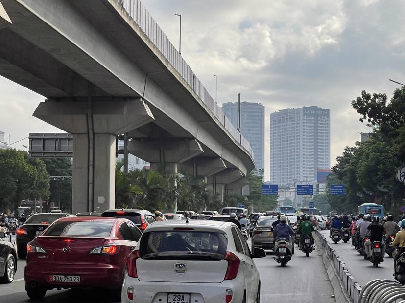 Ùn tắc giao thông là vấn đề nhức nhối của Hà Nội lâu nay. Ảnh: Tuấn Nam.