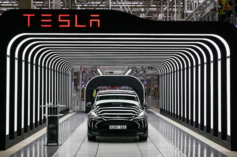 Hình ảnh những chiếc xe Model Y trong lễ khai trương Tesla Gigafactory mới dành cho ô tô điện ở Gruenheide, Đức, ngày 22 tháng 3 năm 2022. Ảnh: Reuters.