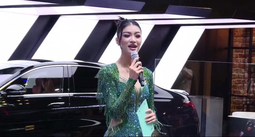 Á hậu Lona Kiều Loan.