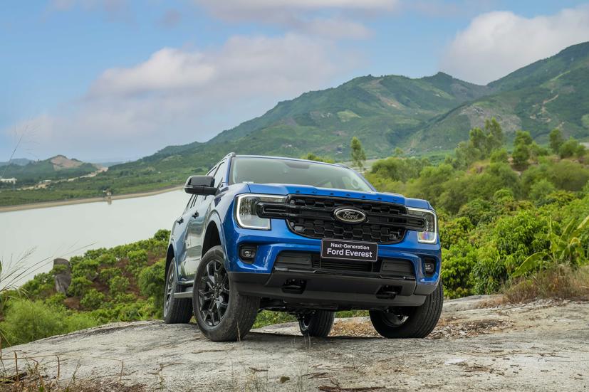 Ford Everest 2023 từng gây choáng vì mức giá "lạc" khủng.