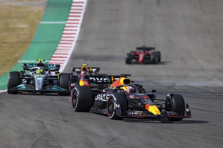 Các hình phạt đối với Red Bull được công bố hôm thứ Sáu (28/10) vừa qua tại Mexico City Grand Prix. Nhiều người đã kêu gọi các hình phạt khắc nghiệt từ tước danh hiệu năm ngoái của Verstappen, giảm chi tiêu cho Red Bull trong tương lai và các vấn đề khác có thể gây tổn hại cho đội cạnh tranh.