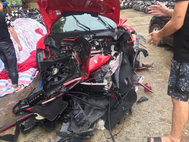 Hình ảnh chiếc siêu xe của ca sĩ Tuấn Hưng sau tai nạn. Ảnh: Otofun.