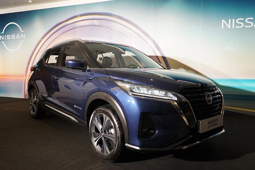 Nissan Kicks 2022 tại Việt Nam gồm 2 phiên bản (E và V) cùng 6 lựa chọn màu sắc.