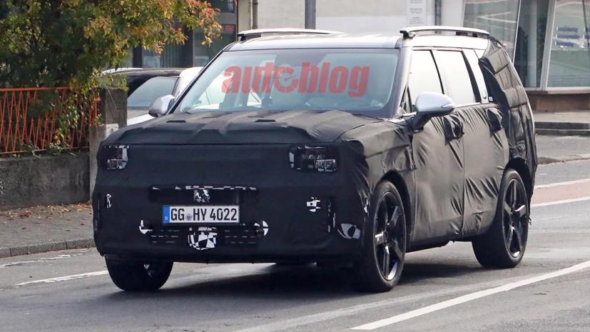 Lộ h&#236;nh ảnh mới nhất của Hyundai Santafe c&#243; thiết kế hầm hố hơn nhiều - Ảnh 2