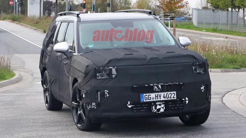 Lộ h&#236;nh ảnh mới nhất của Hyundai Santafe c&#243; thiết kế hầm hố hơn nhiều - Ảnh 1