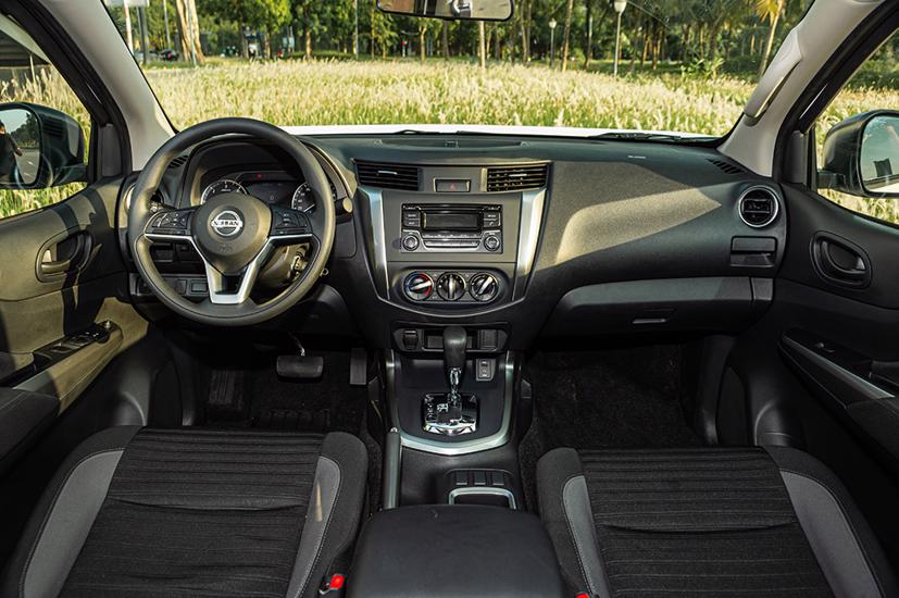 Nissan Navara EL 2WD có thể đáp ứng được nhiều nhu cầu khác nhau của khách hàng.