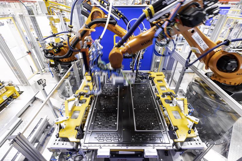 C&#225;c nh&#224; sản xuất pin Trung Quốc tăng cường kiểm so&#225;t nguồn cung to&#224;n cầu - Ảnh 2