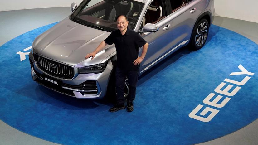 “Trong thời đại có nhiều thay đổi lớn, lý do chúng ta có thể tiến lên là sức mạnh đổi mới của sự tự lật đổ, ý chí để cưỡi gió và sóng và sức mạnh chiến đấu để tiến về phía trước một cách can đảm”, Li viết trong một lá thư năm mới được đăng trên tài khoản WeChat của công ty. Đây là “sức mạnh tổng hợp của sự tích hợp theo chiều dọc và chiều ngang”.