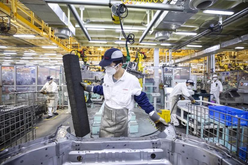 Nhà sản xuất ô tô đứng thứ 2 của Nhật Bản đã cắt giảm 250.000 chiếc khỏi triển vọng doanh số bán hàng cho năm tài chính hiện tại kết thúc vào ngày 31 tháng 3 sắp tới, với lý do những tai ương về chip kéo dài và sự không chắc chắn về tình hình đại dịch ở Trung Quốc.