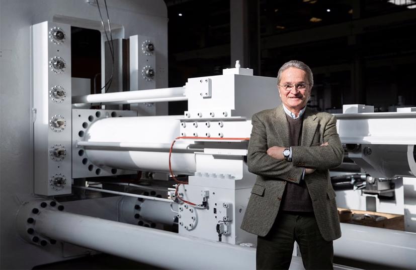 Tổng giám đốc IDRA Riccardo Ferrario tại nhà máy IDRA ở Travagliato, Ý. Ảnh: Reuters.