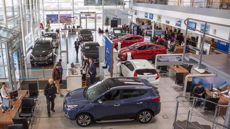 Dữ liệu cho thấy ô tô đã qua sử dụng tại Nga chiếm gần 3/4 tổng số ô tô bán ra, tăng từ 55% vào năm 2021.