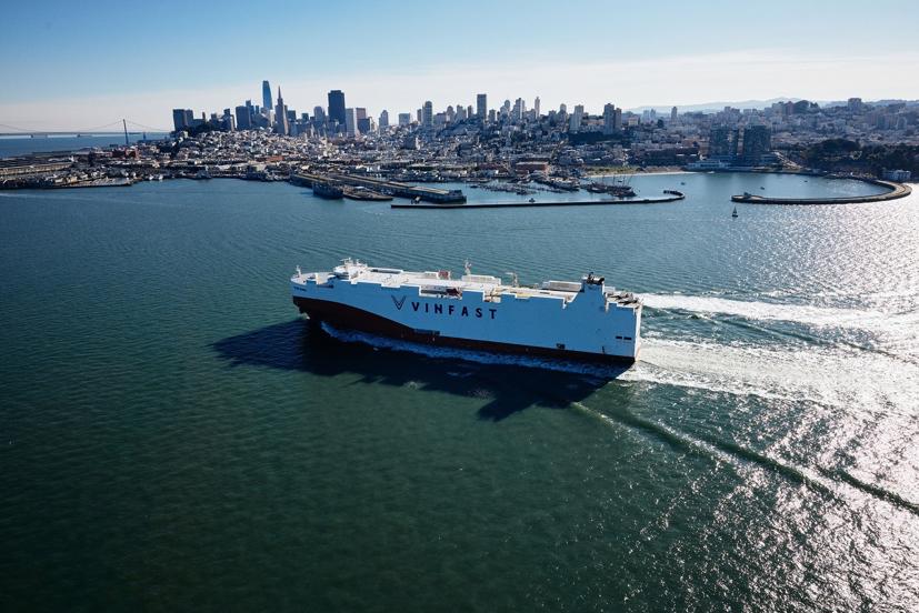 Tàu chở lô xe đầu tiên của VinFast cập bến nước Mỹ cách đây chưa lâu.