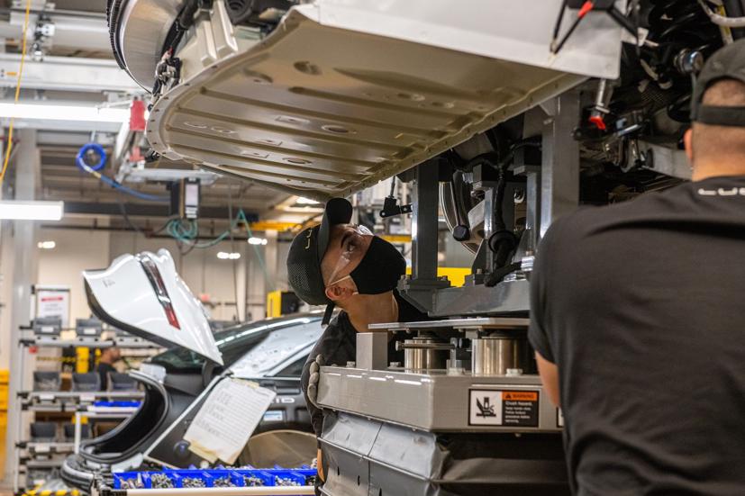 Lucid báo cáo lượng đặt trước giảm ở mức đáng lo ngại. Ảnh: WSJ.