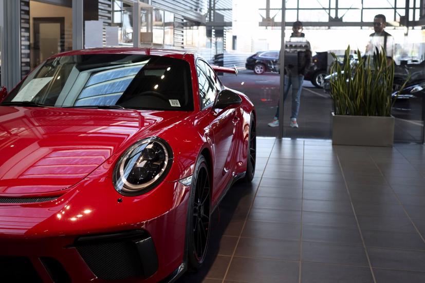 Porsche 911 GT3 tại một showroom. Ảnh: Bloomberg.