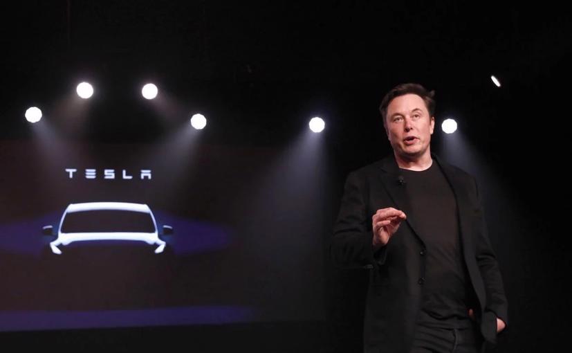 Tỷ phú công nghệ Musk, người sở hữu nhà sản xuất ô tô Tesla đang sử dụng AI cho hệ thống lái tự động, cũng đã lên tiếng về những lo ngại của mình đối với AI đã khiến giới công nghệ không thể bàng quan.