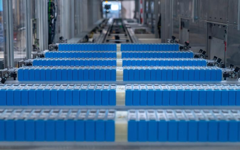 Sản xuất mô-đun pin cho pin điện áp cao tại nhà máy của BMW ở Leipzig, Đức. Các tế bào cho các mô-đun đến từ các nhà cung cấp bên ngoài. Ảnh: ANE.