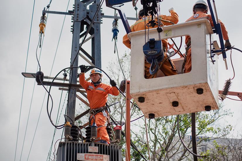 Việt Nam có nguy cơ thiếu hụt điện khi xe điện "ồ ạt" du nhập vào thị trường. Ảnh: EVN.
