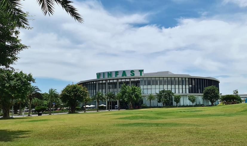 Thời gian đầu, nhà máy chuyên sản xuất ô tô dùng động cơ đốt trong như Vinfast Lux A2.0, Lux SA2.0, Fadil, President. Ngày 15/7/2022, VinFast chính thức công bố dừng kinh doanh xe ô tô chạy xăng, nhà máy được chuyển đổi sang dây chuyền sản xuất ô tô điện.