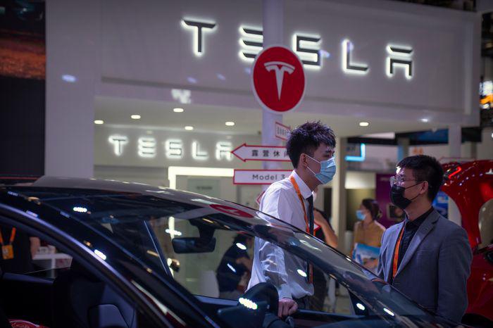 Tesla là nhà sản xuất ô tô nước ngoài duy nhất đã ký cam kết tránh định giá bất thường ở Trung Quốc. Ảnh: AP.