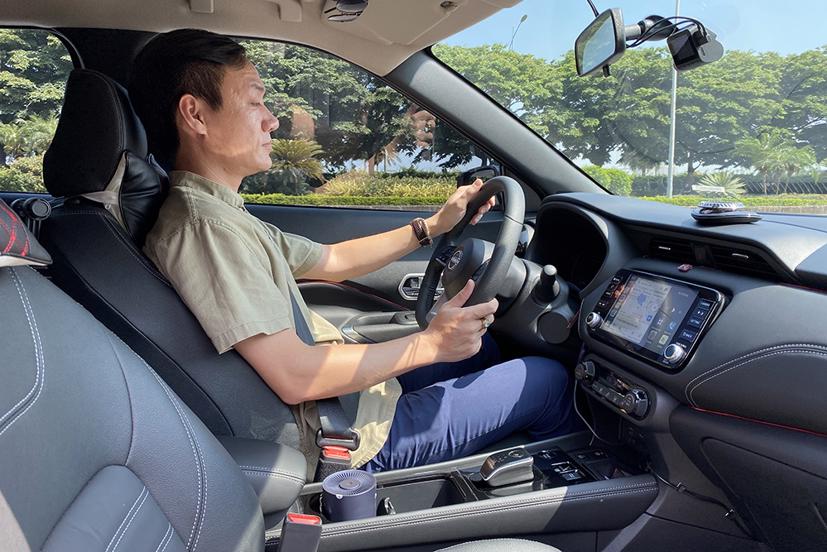 Anh Kim Chi cho biết, bản thân rất muốn trải nghiệm xe điện nhưng do ở chung cư nên không tiện lắp sạc.