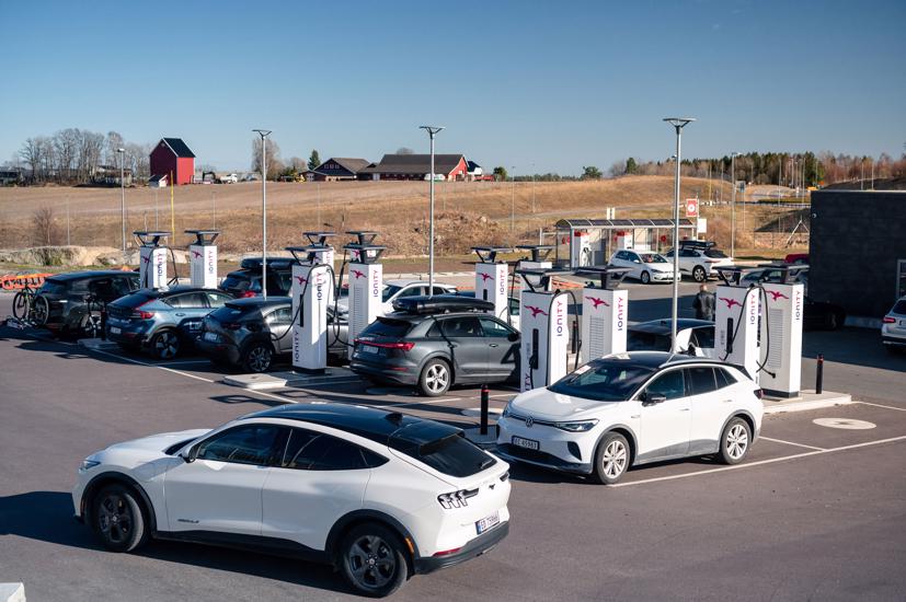 Cường quốc xe điện Na Uy đứng trước thách thức lớn khi phát triển xe điện quá nhanh - Ảnh 1