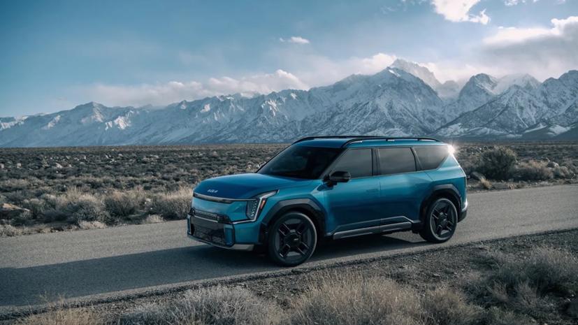 Hyundai vừa ph&#225;t minh lại… ngăn đựng găng tay v&#224; những điều chưa biết - Ảnh 1